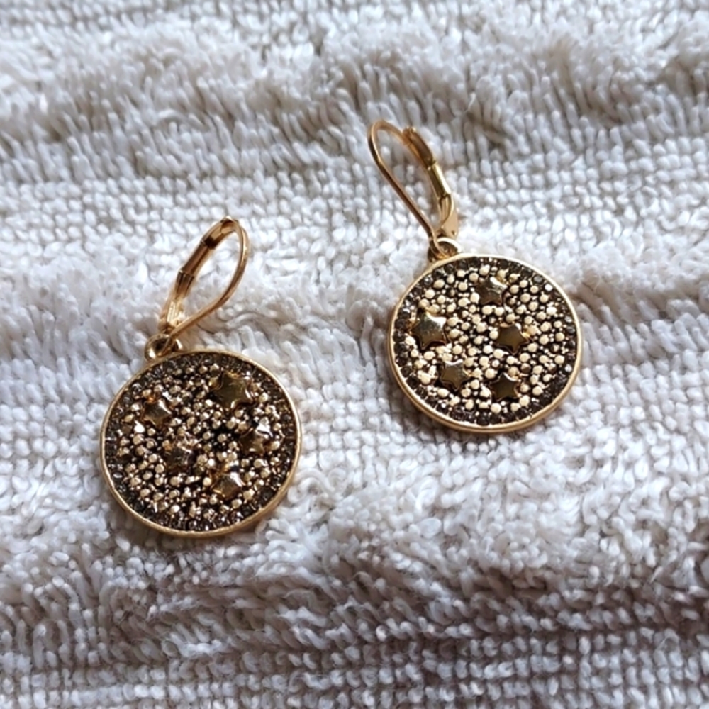 5/25 Cute little gold colored earrings